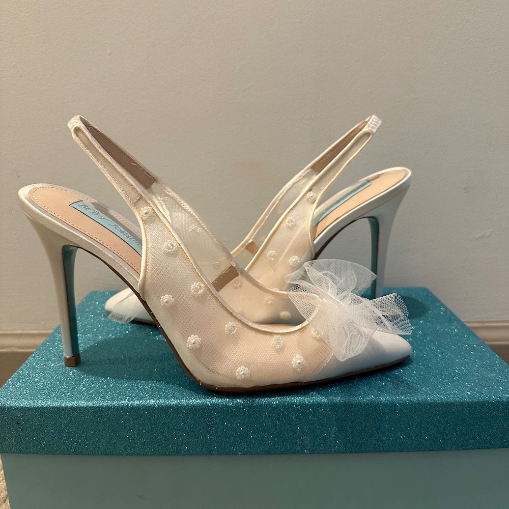 COPY - White slingbacks